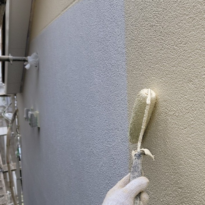 外壁の中塗り
