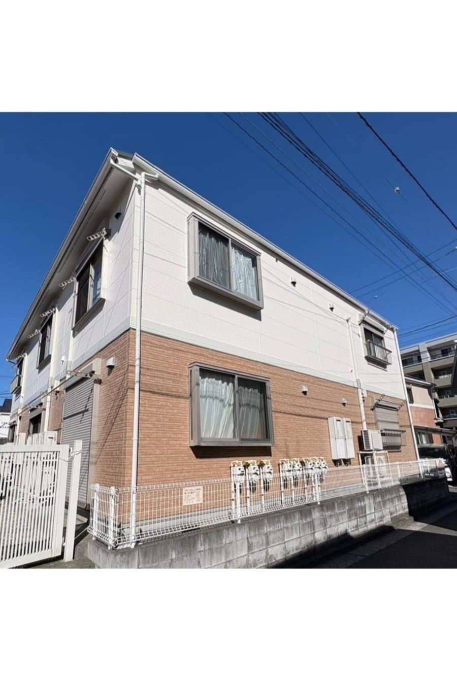 横浜市戸塚区 アパートの屋根及び外壁塗装が完了しました!