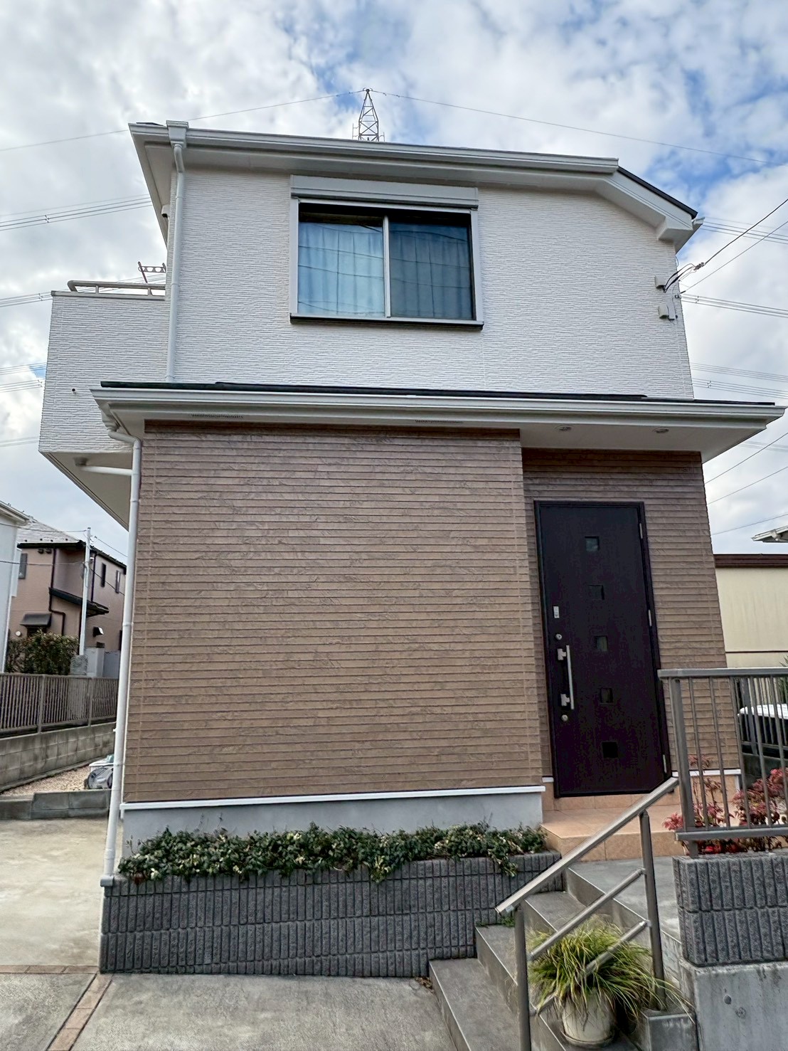 横浜市戸塚区 屋根及び外壁塗装工事が完了しました！