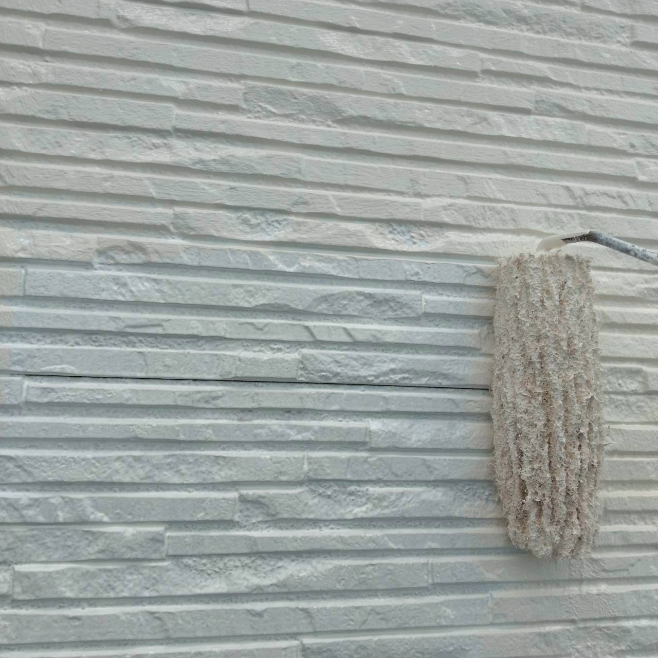 外壁の中塗り（PX-731）