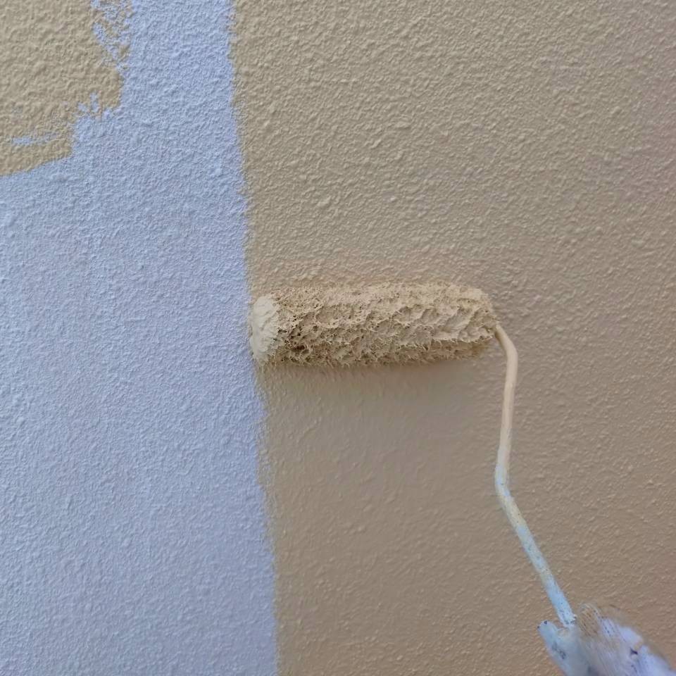 外壁の中塗り（PX-764）