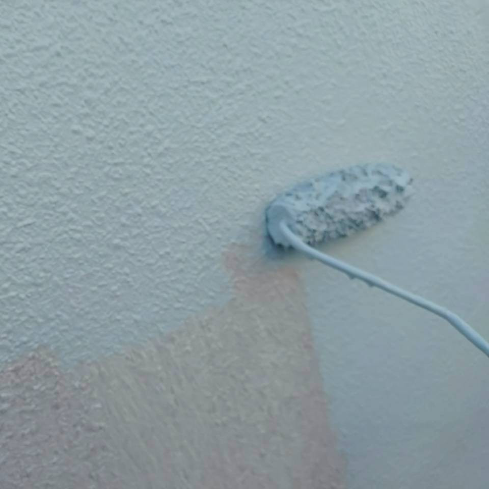 外壁の中塗り（PX-752）