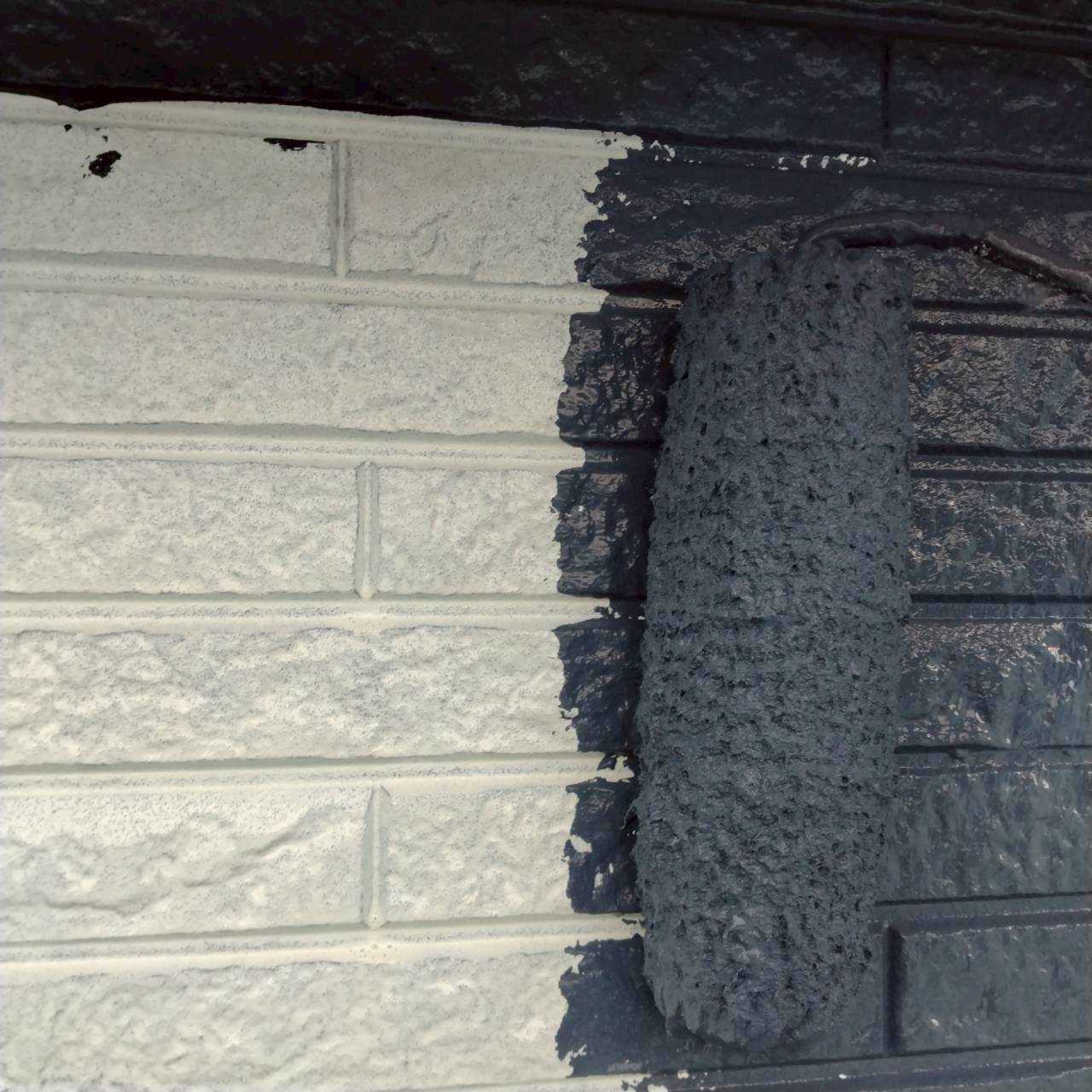 外壁の中塗り（PX-757）