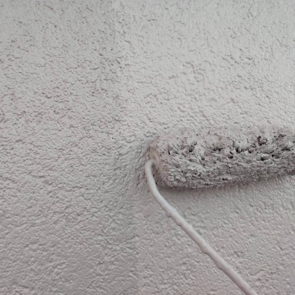 外壁の上塗り（グレイドルフィン）