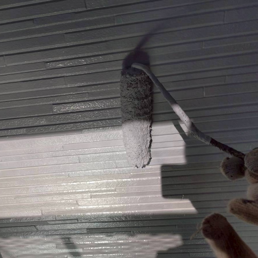 外壁の中塗り（PX-751）