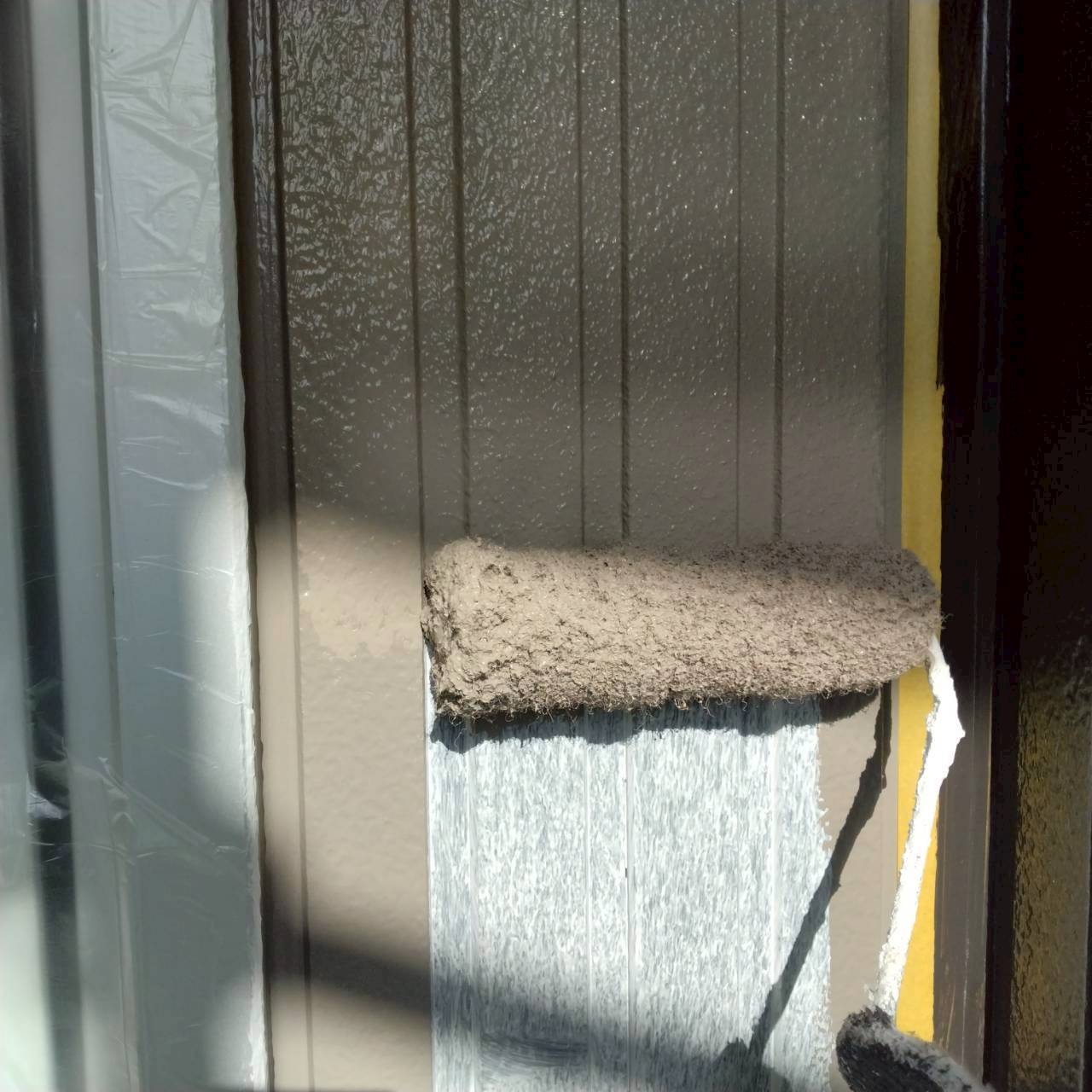 外壁の中塗り（PX-735）