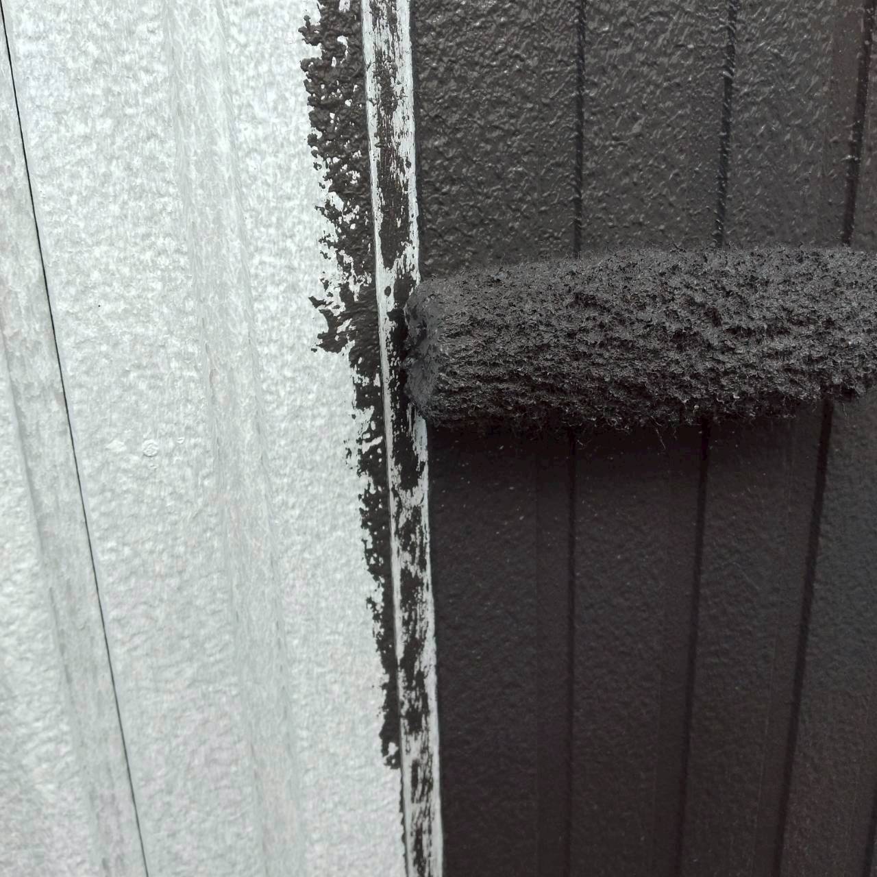 外壁の中塗り（PX-738）