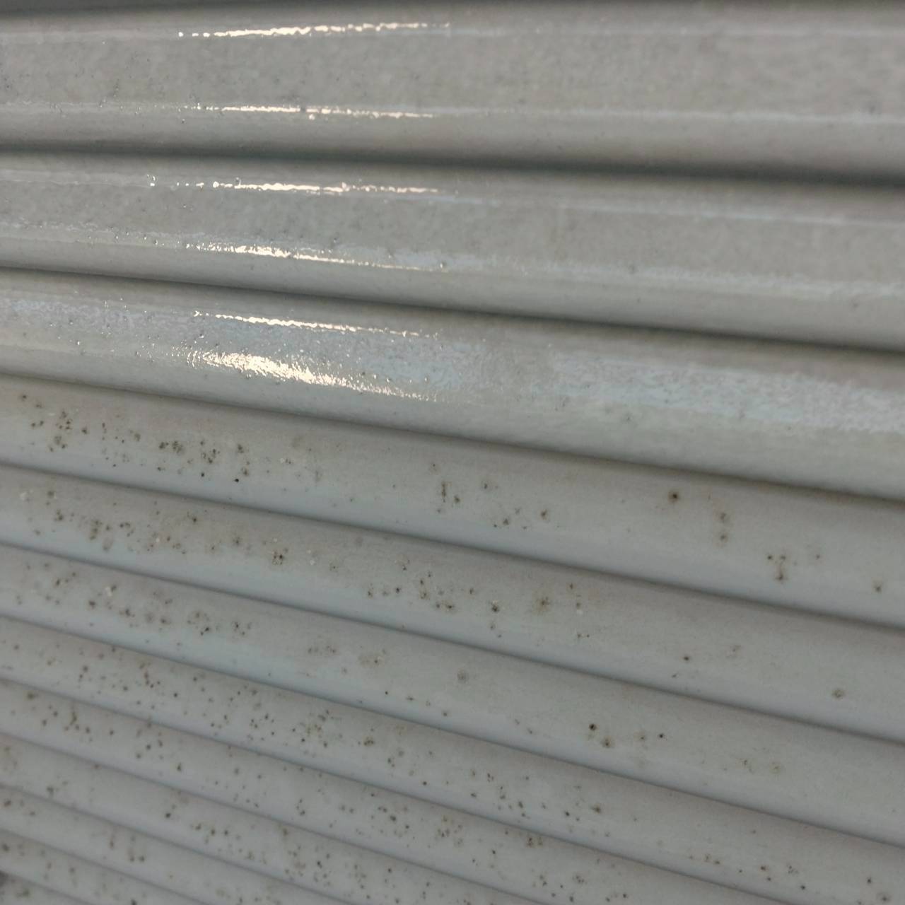 雨戸の錆止め塗装