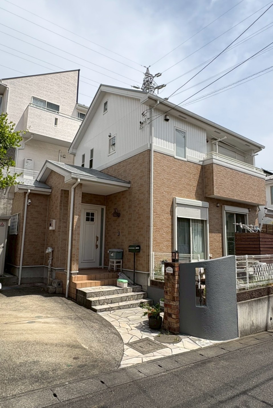 横浜市戸塚区 渡邊様邸の屋根及び外壁塗装工事が完了しました!