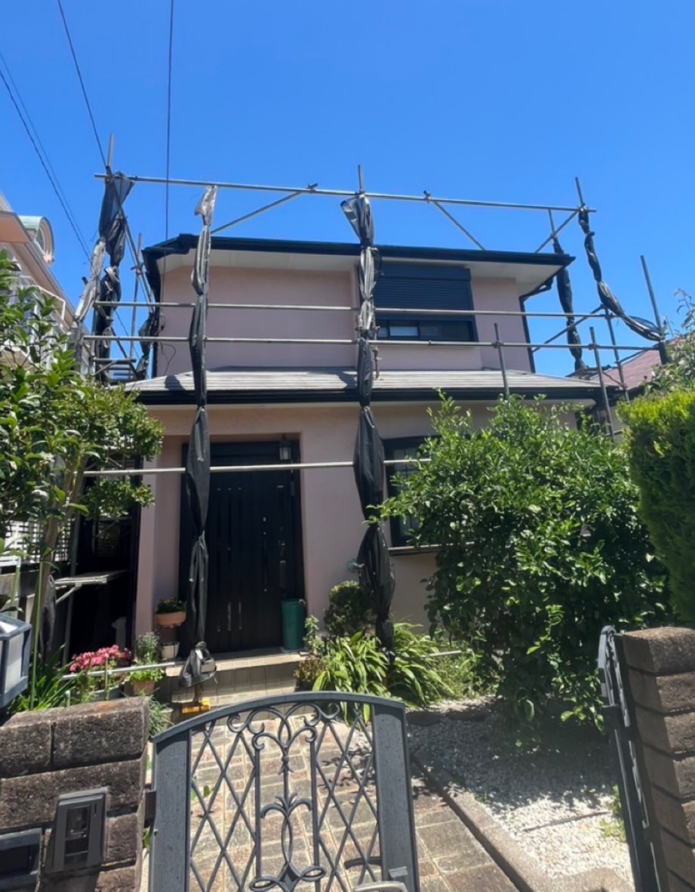 外壁塗装 梅雨でもできる？メリット・デメリットを解説【横浜市】